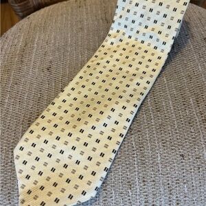 Canali Men’s 100% Silk Elegant Cream and Brown Patterned Tie